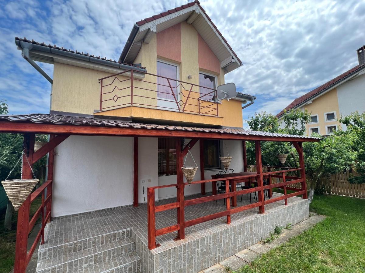 Вілла Casa Lv Sura Mica Екстер'єр фото