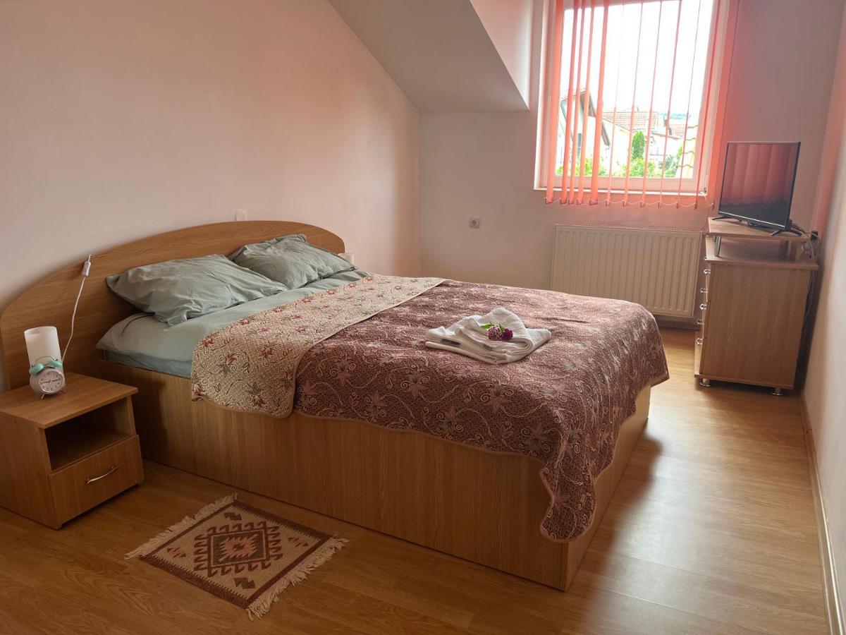 Вілла Casa Lv Sura Mica Екстер'єр фото